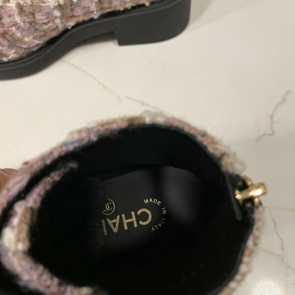 CHANEL 20B Tweed Fabric Cap Toe Pearl Lace Up Ankle Bootie Boots Shoes - Picture 11 of 12